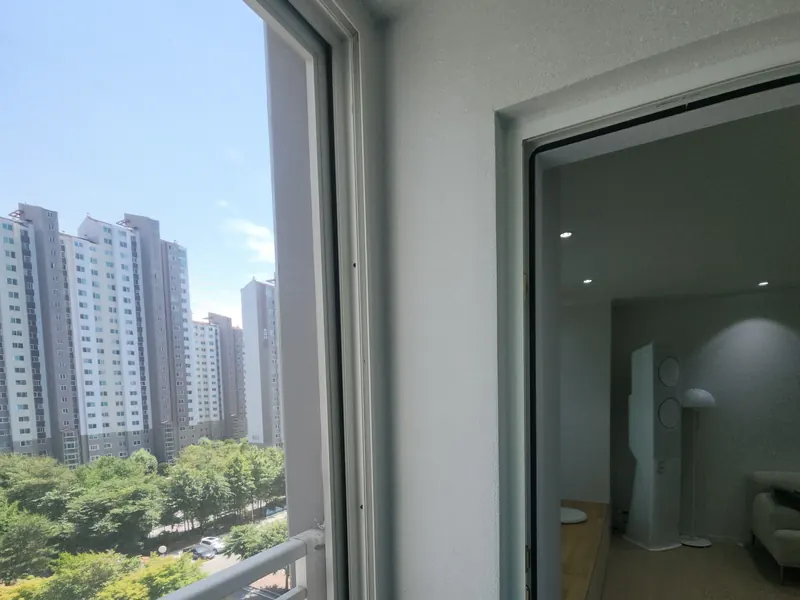 완강기설치 상담용 창문 전체 촬영 예시