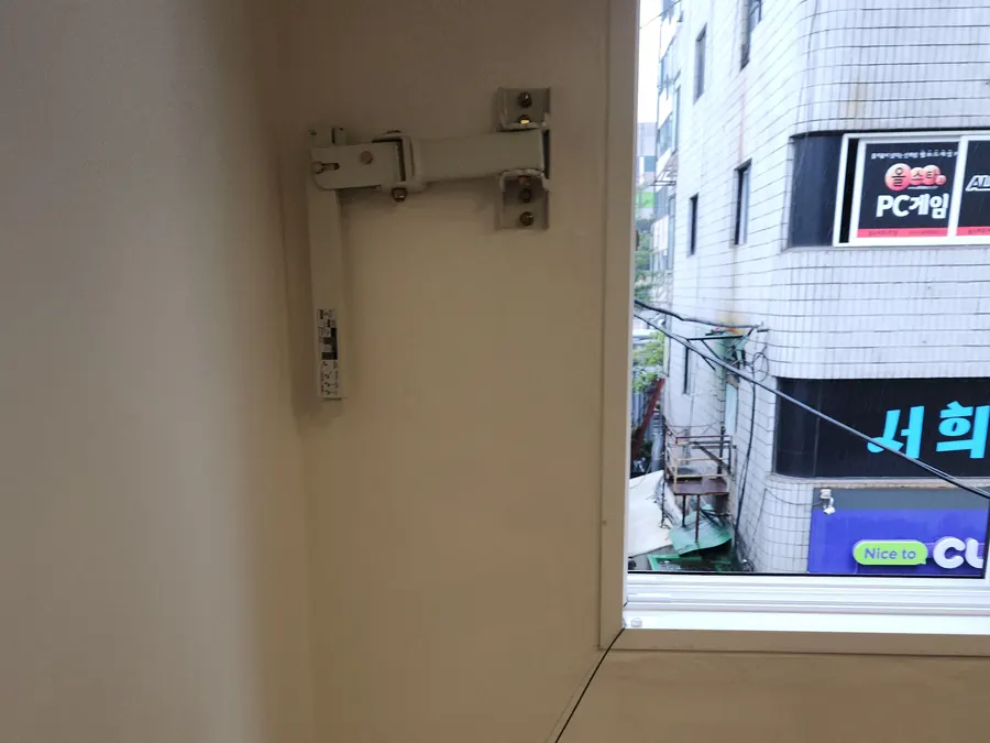 원룸창문 간이완강기설치 시공 후